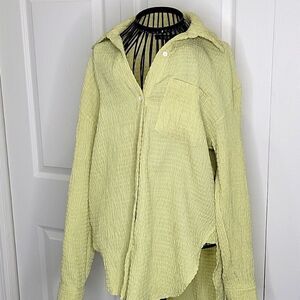 FORE Spring Green Puckered Blouse Size Small
